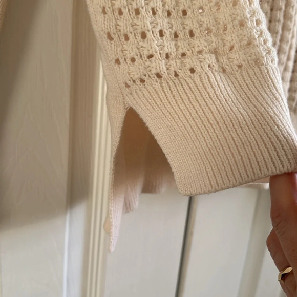 Banana Republic Factory | Waffle Knit Front | Split Hem | Cream Sweater | size S - Picture 2 of 6